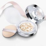 AGE 20’s Essence Cover Pact Pink Latte Beige 21 SPF 50+/PA+++ Маскирующий тональный кушон с эффектом отбеливания и разглаживания морщин  (12.5 гр×2)