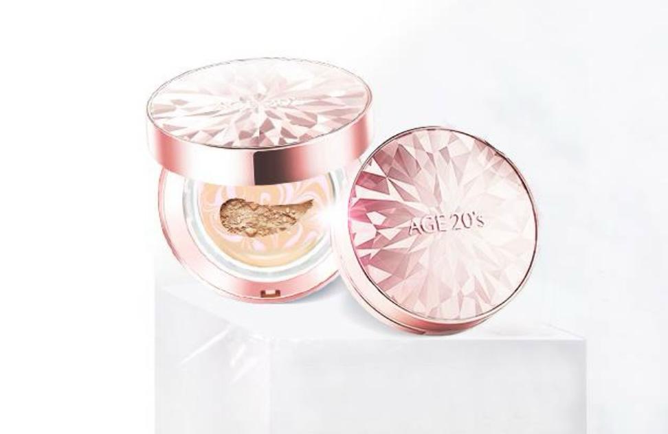 AGE 20’s Essence Cover Pact Pink Latte Beige 21 SPF 50+/PA+++ Маскирующий тональный кушон с эффектом отбеливания и разглаживания морщин  (12.5 гр×2)